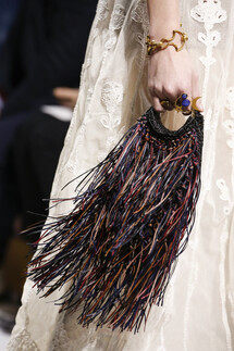 Details Christian Dior , Details Dior Fall 2018 Ready-to-Wear , Детали показа Кристиан Диор , Детали показа Диор осень зима 2018 , Fashion show , неделя моды в Париже , PFW , Мария Грация Кьюри , Mainstyles